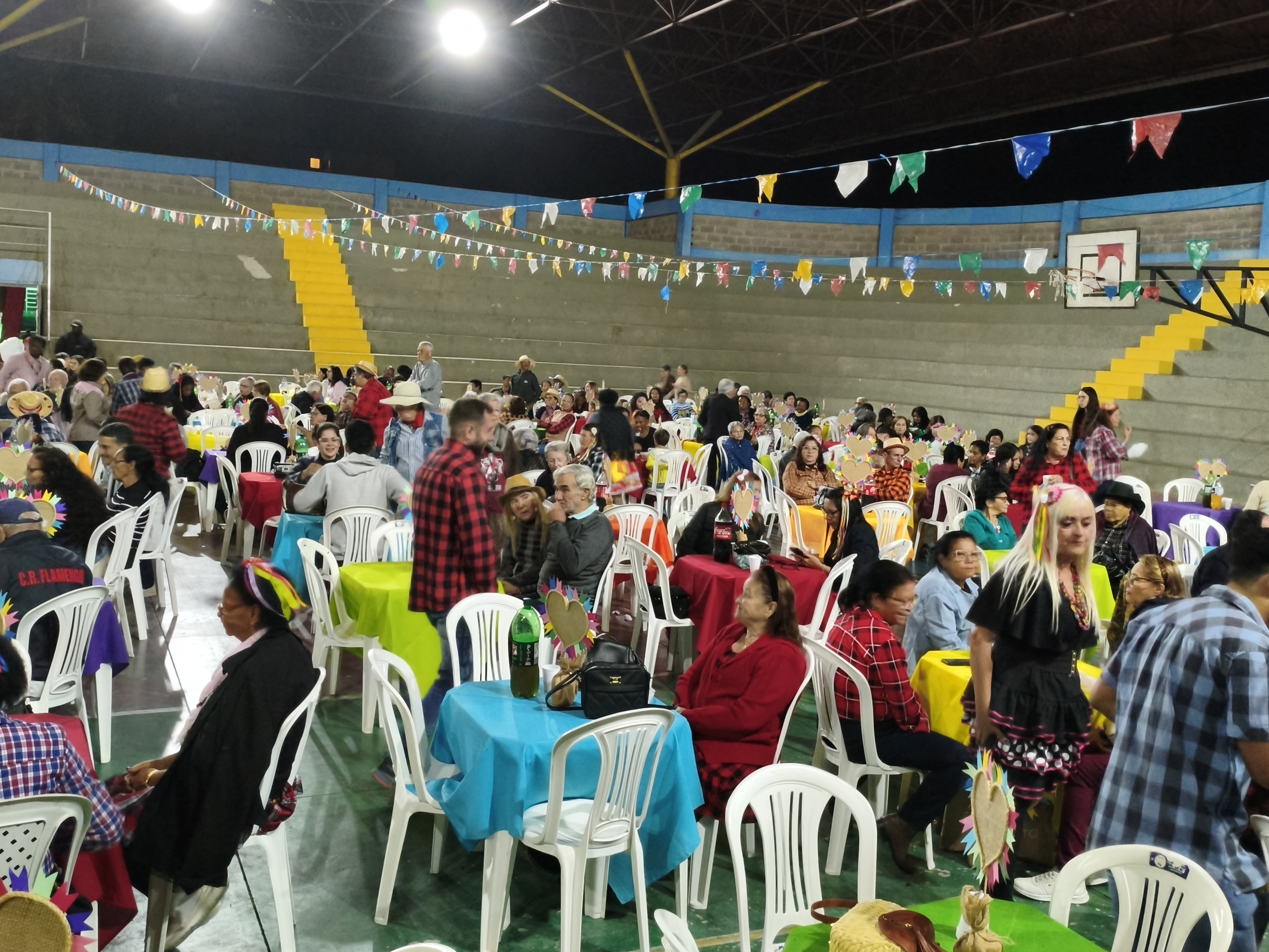Secretaria de Assistência Social promove Festa Julina do SCFV da Terceira Idade no Ginásio Renatão